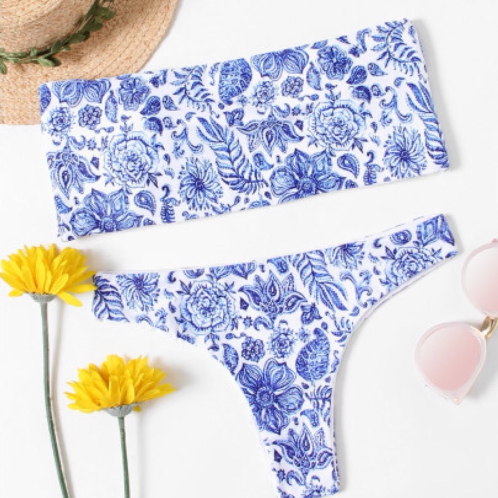 Floral Blue and White Women's Swimwear Set